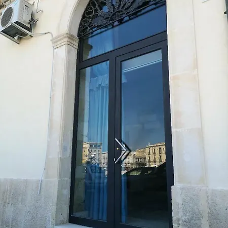 La Casa Sulla Darsena Apartment *